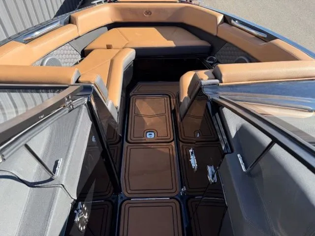 Slide: The Image of Cobalt R6 Surf 2026 - 6