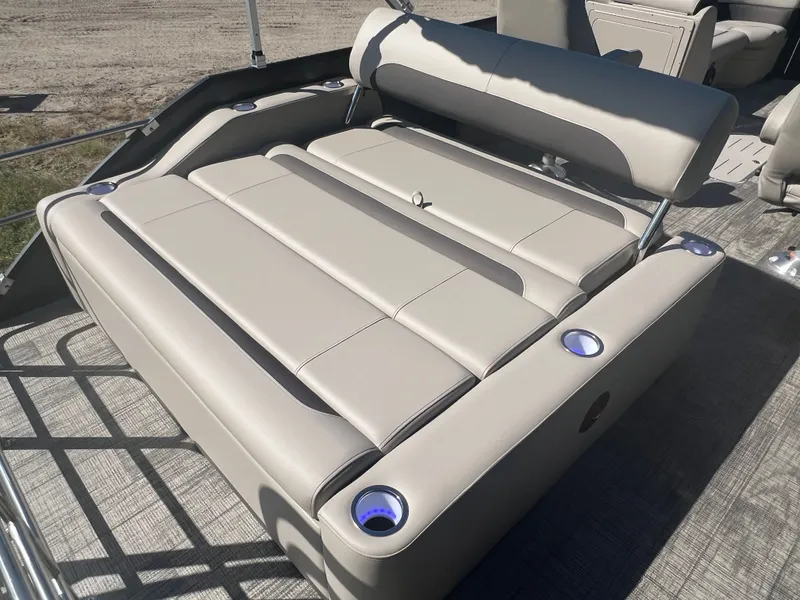 Slide: The Image of Bentley Pontoons Legacy 223 Swingback Tritoon & Honda 4-Stroke EFI 2026 - 15