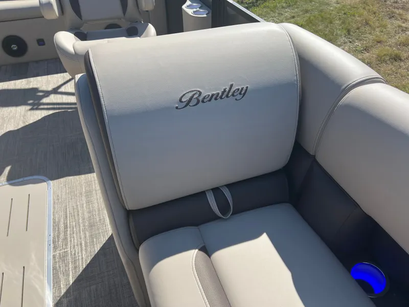 Slide: The Image of Bentley Pontoons Legacy 223 Swingback Tritoon & Honda 4-Stroke EFI 2026 - 22