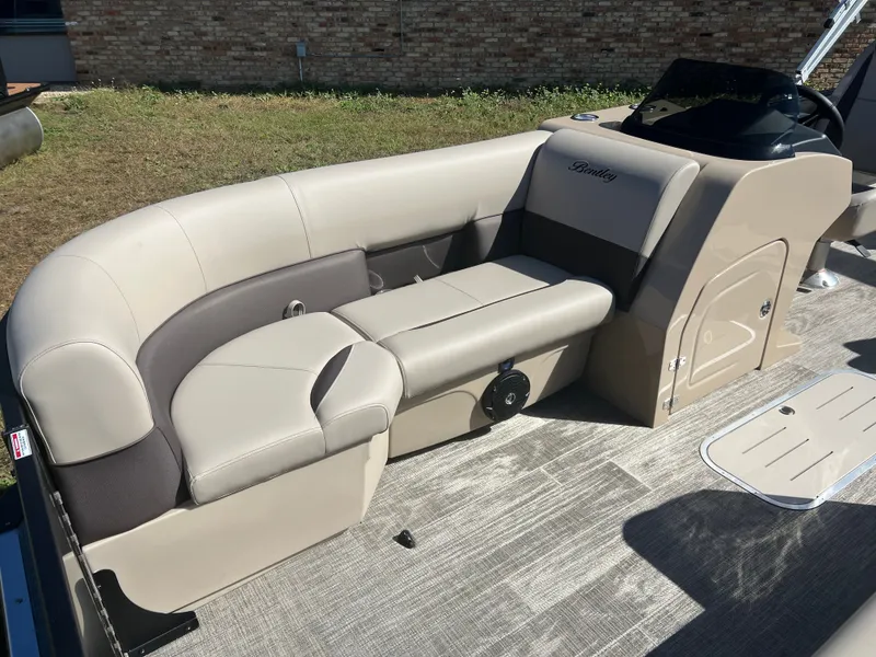 Slide: The Image of Bentley Pontoons Legacy 223 Swingback Tritoon & Honda 4-Stroke EFI 2026 - 6