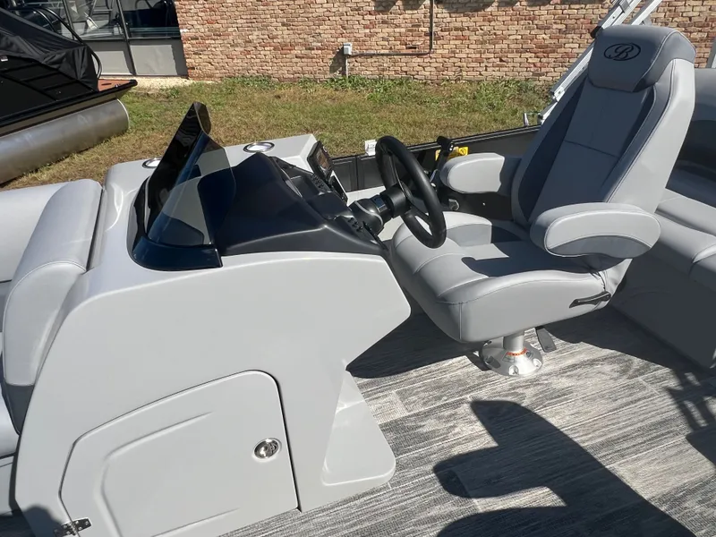 Slide: The Image of Bentley Pontoons Legacy 220 QSB Swingback & Honda 4-Stroke EFI 2026 - 10