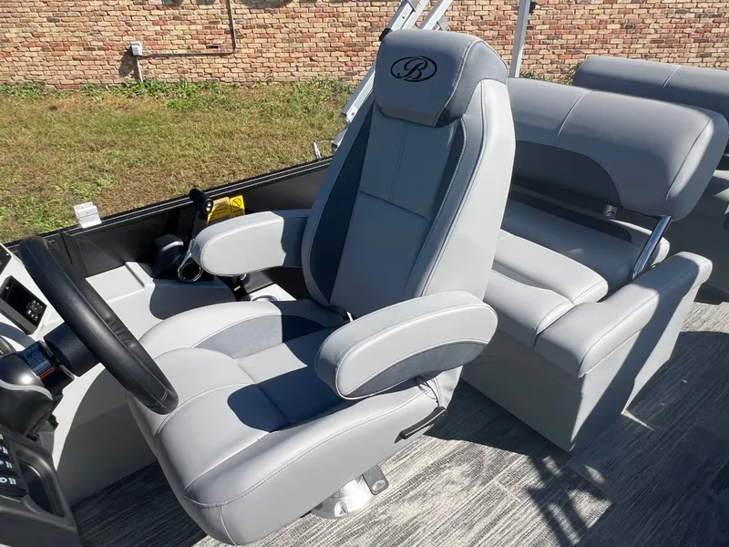 Slide: The Image of Bentley Pontoons Legacy 220 QSB Swingback & Honda 4-Stroke EFI 2026 - 11