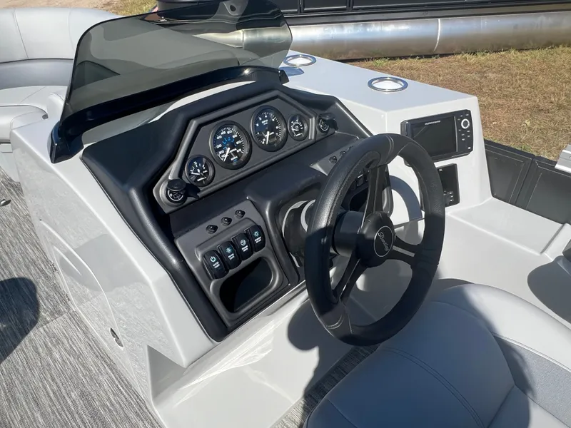 Slide: The Image of Bentley Pontoons Legacy 220 QSB Swingback & Honda 4-Stroke EFI 2026 - 12