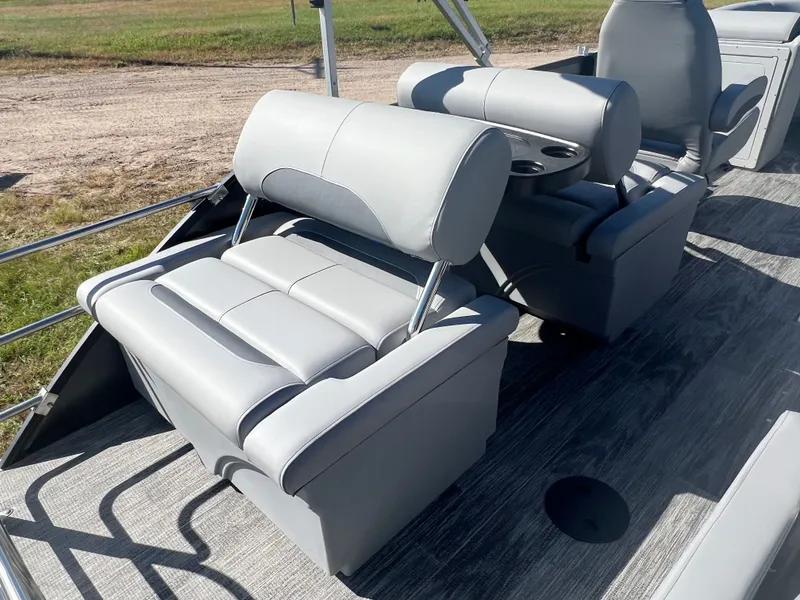 Slide: The Image of Bentley Pontoons Legacy 220 QSB Swingback & Honda 4-Stroke EFI 2026 - 16