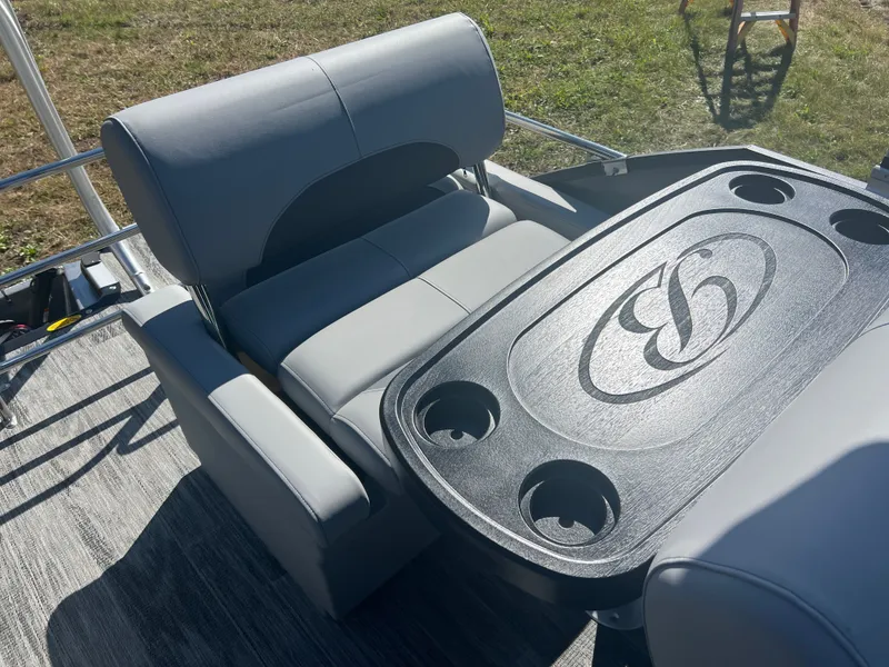 Slide: The Image of Bentley Pontoons Legacy 220 QSB Swingback & Honda 4-Stroke EFI 2026 - 19