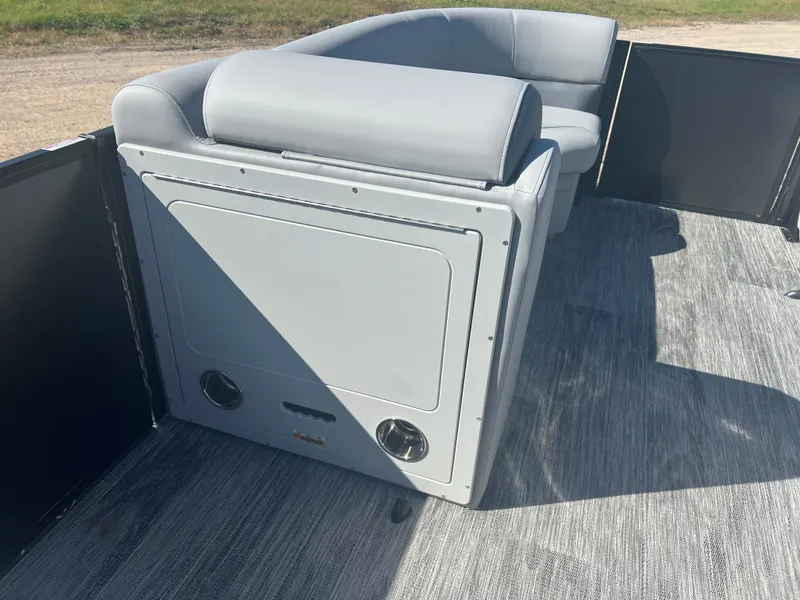 Slide: The Image of Bentley Pontoons Legacy 220 QSB Swingback & Honda 4-Stroke EFI 2026 - 22