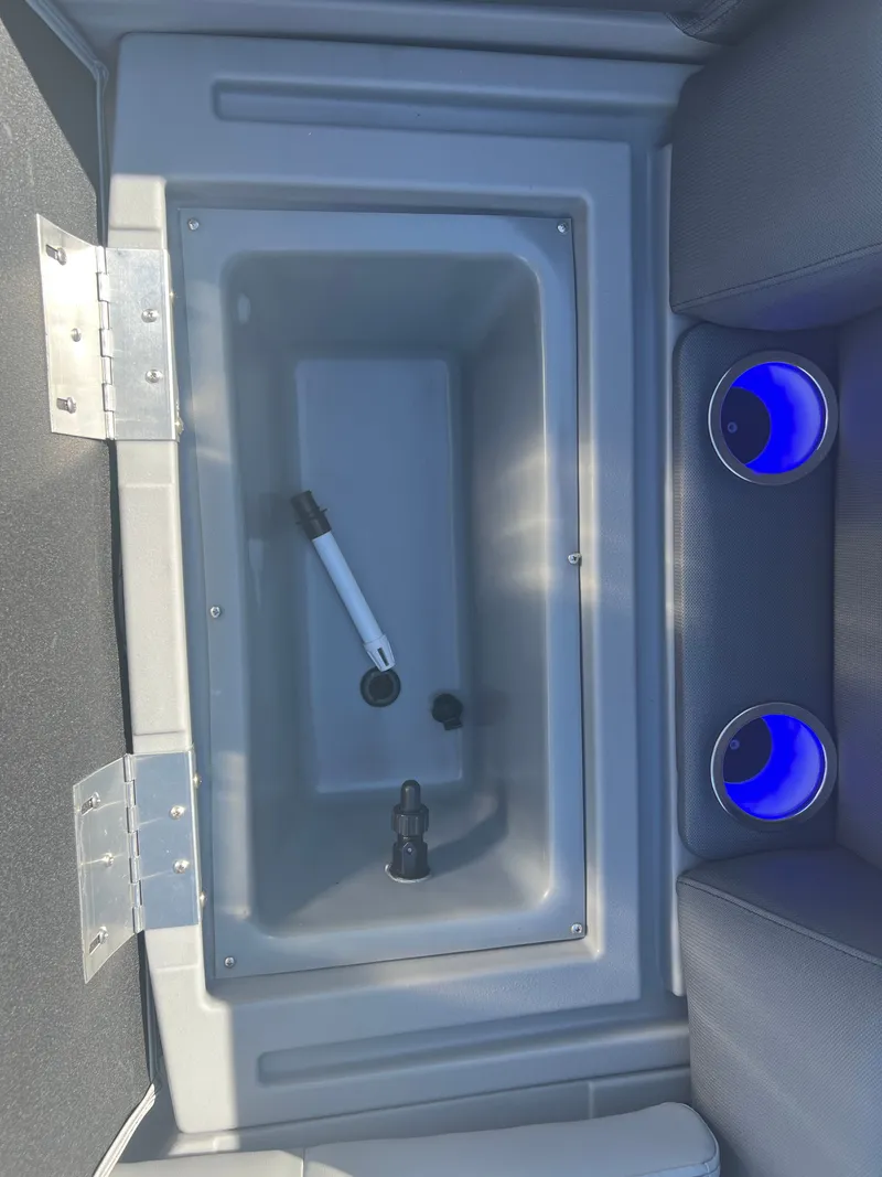 Slide: The Image of Bentley Pontoons Legacy 220 QSB Swingback & Honda 4-Stroke EFI 2026 - 27