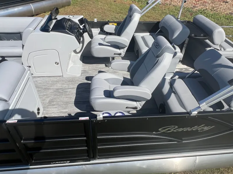 Slide: The Image of Bentley Pontoons Legacy 220 QSB Swingback & Honda 4-Stroke EFI 2026 - 3