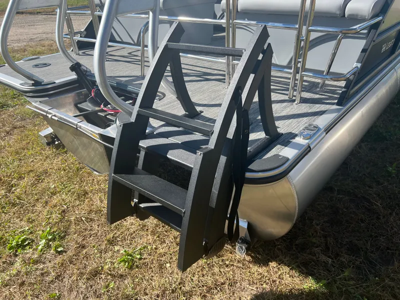 Slide: The Image of Bentley Pontoons Legacy 220 QSB Swingback & Honda 4-Stroke EFI 2026 - 34