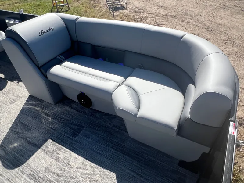 Slide: The Image of Bentley Pontoons Legacy 220 QSB Swingback & Honda 4-Stroke EFI 2026 - 7