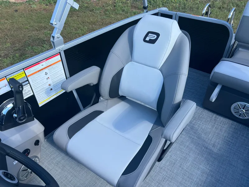 Slide: The Image of Princecraft Vectra 23 RL 2025 - 10