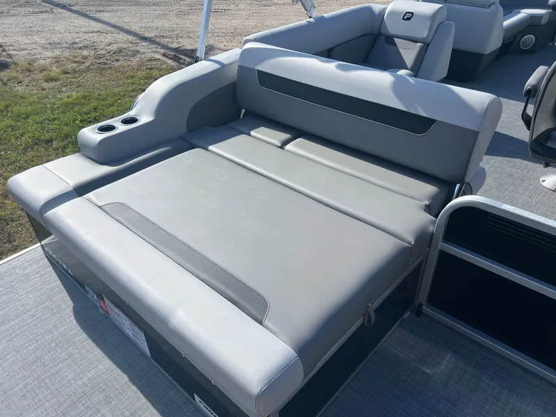 Slide: The Image of Princecraft Vectra 23 RL 2025 - 15