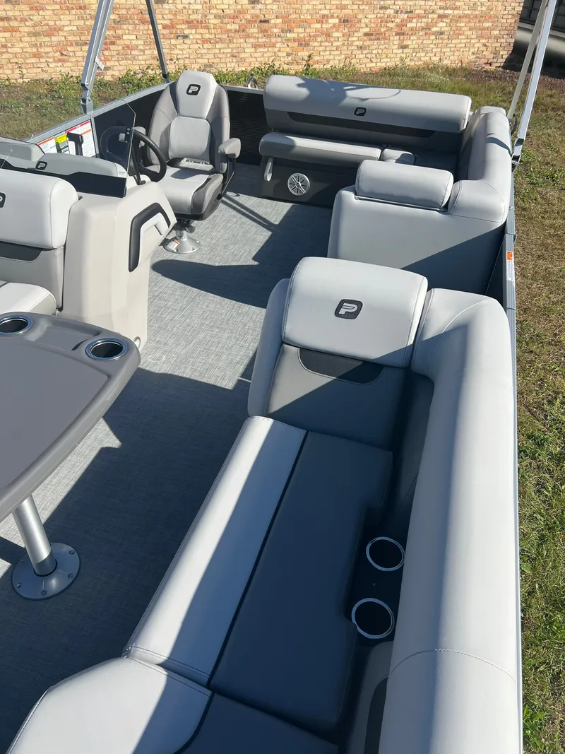 Slide: The Image of Princecraft Vectra 23 RL 2025 - 20