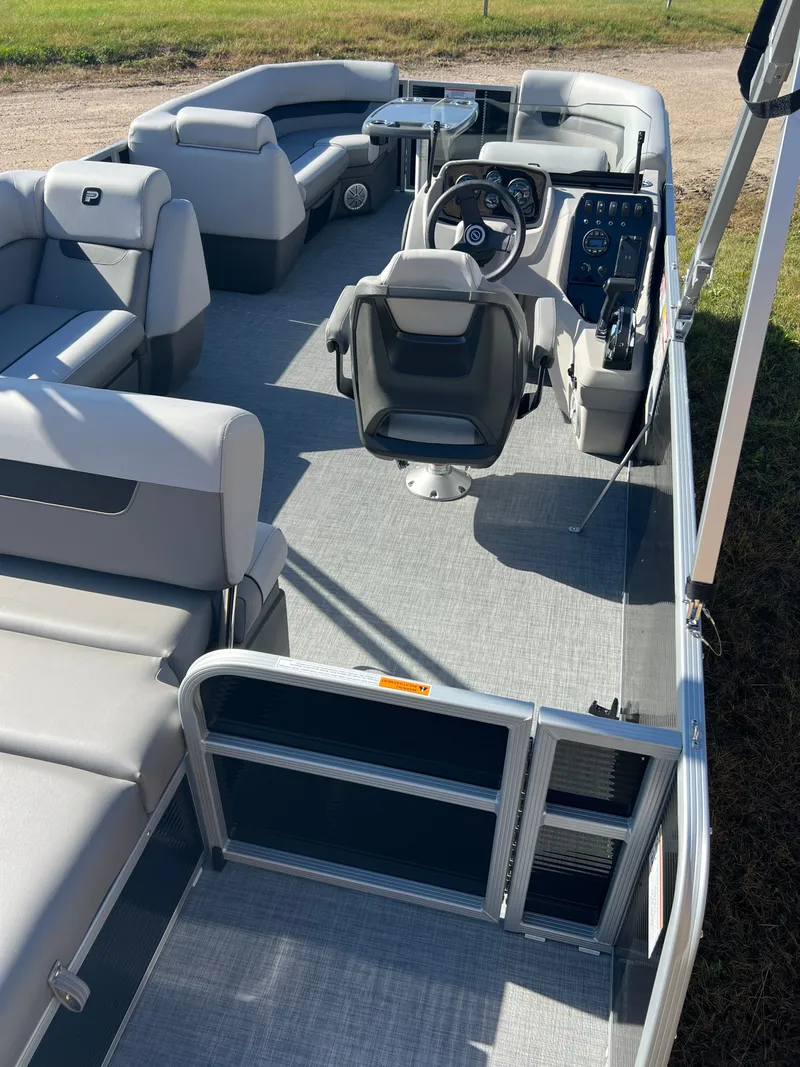 Slide: The Image of Princecraft Vectra 23 RL 2025 - 22