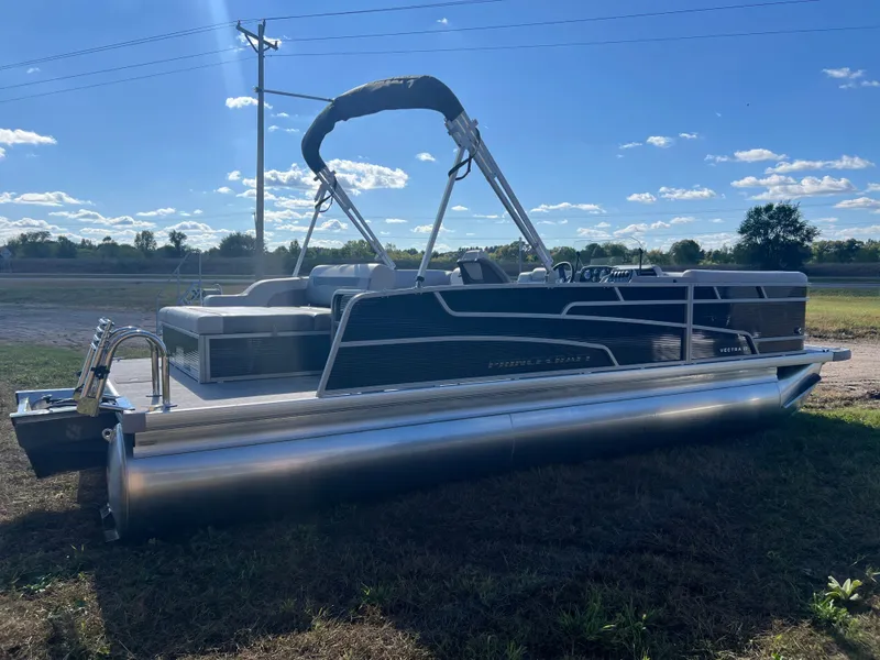 Slide: The Image of Princecraft Vectra 23 RL 2025 - 26