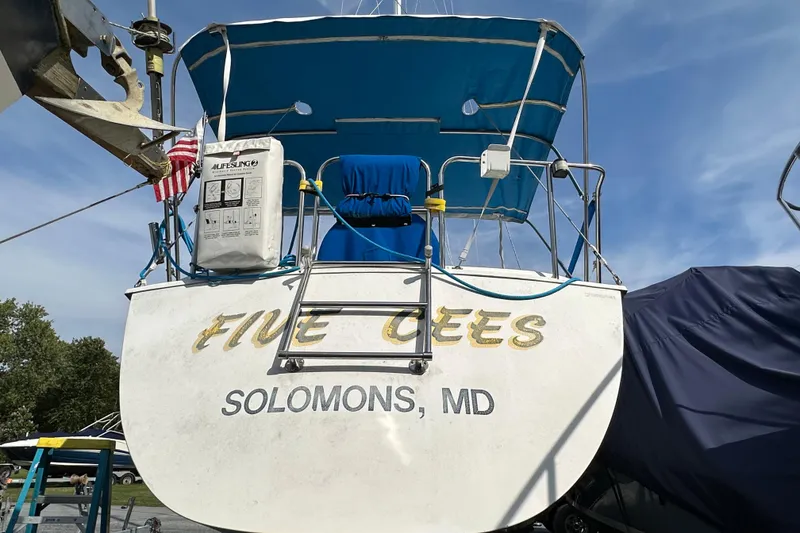 Slide: The Image of Hunter 28.5 sailboat, 1985 model, named "Five Gees," docked in Solomons, MD. - 4
