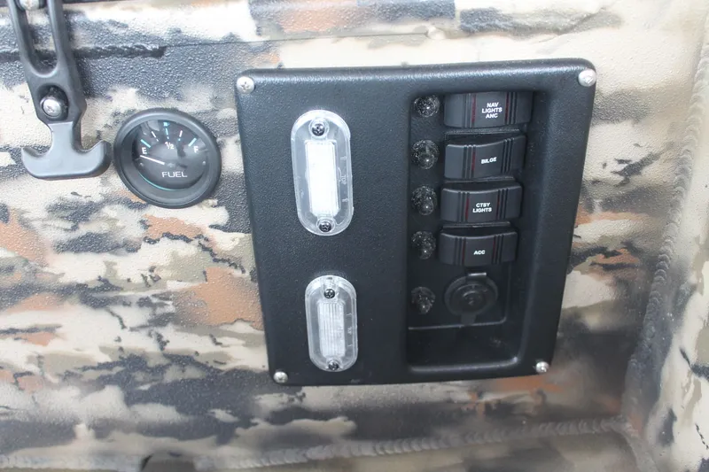 Slide: The Image of Excel 1751 Viper F4 2026 - 16