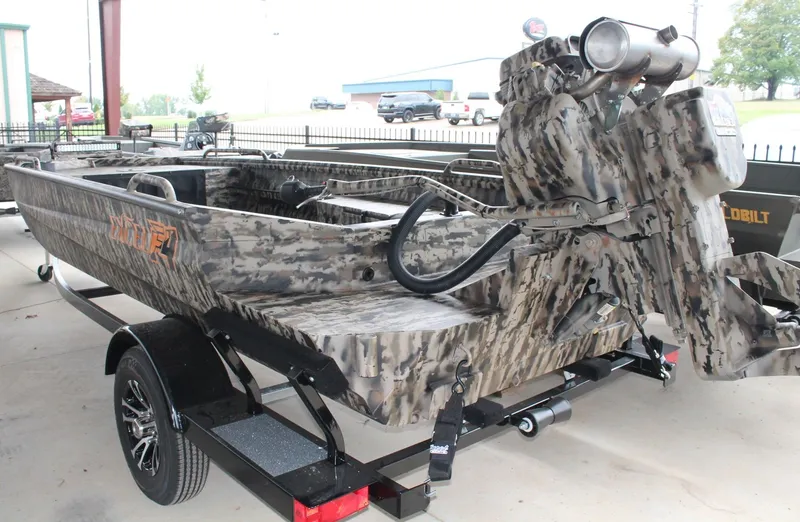 Slide: The Image of Excel 1754 Shallow Water F4 (F86 Hull) 2026 - 2