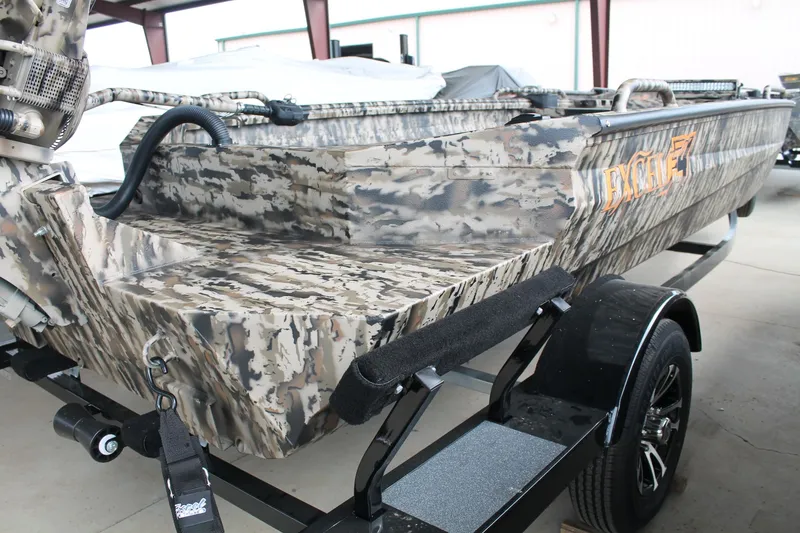 Slide: The Image of Excel 1754 Shallow Water F4 (F86 Hull) 2026 - 4