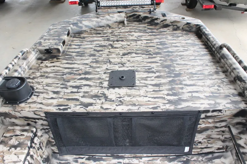 Slide: The Image of Excel 1754 Shallow Water F4 (F86 Hull) 2026 - 6