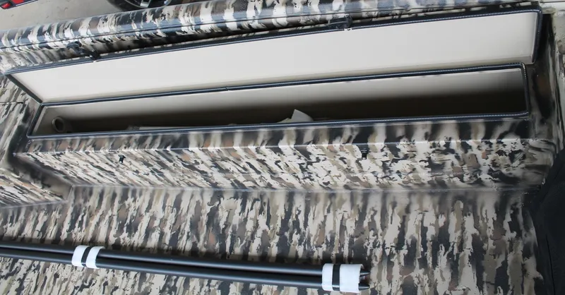 Slide: The Image of Excel 1754 Shallow Water F4 (F86 Hull) 2026 - 7