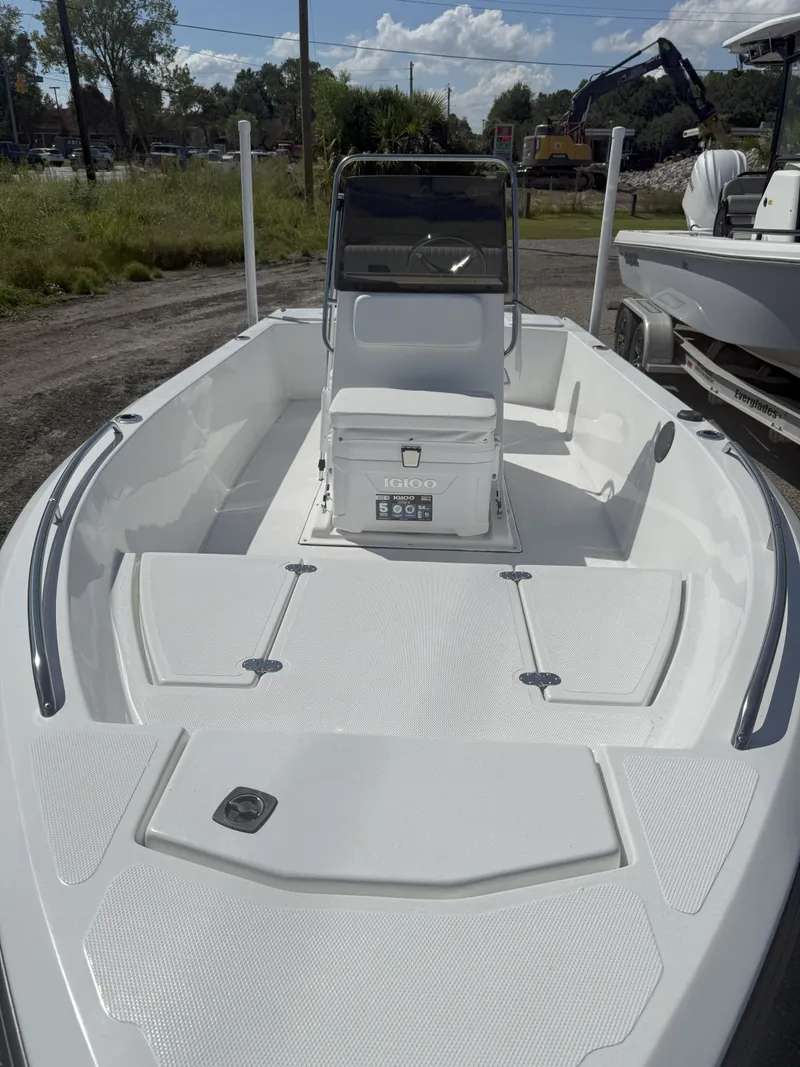 Slide: The Image of Mi Tide V1700CC 2026 - 3