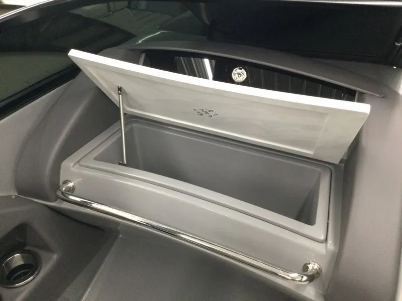 Slide: The Image of Bennington 25RXsBWA ESP 2026 - 14