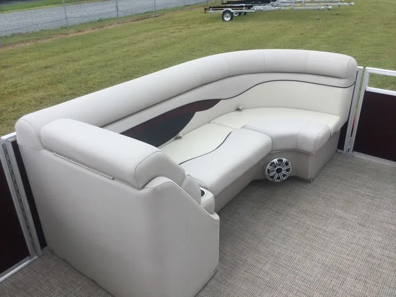 Slide: The Image of Bennington 23 Swingback premium 2019 - 11