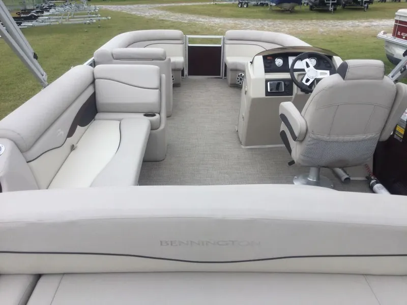 Slide: The Image of Bennington 23 Swingback premium 2019 - 15