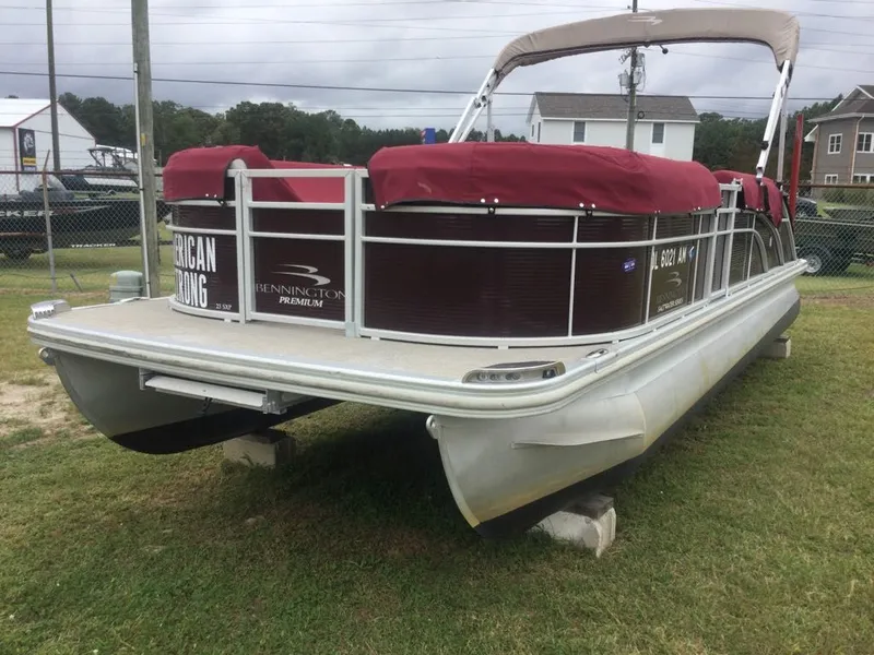 Slide: The Image of Bennington 23 Swingback premium 2019 - 17