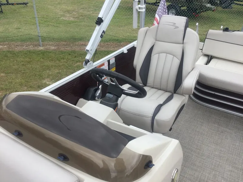 Slide: The Image of Bennington 23 Swingback premium 2019 - 19