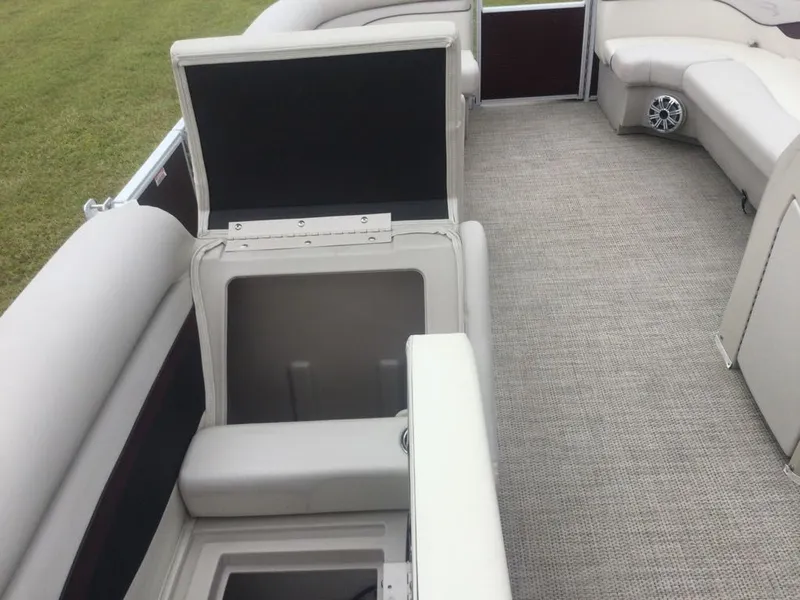 Slide: The Image of Bennington 23 Swingback premium 2019 - 6