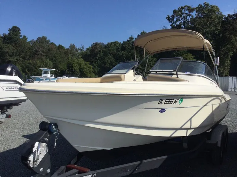 The Image of Scout 210 DORADO DL 2021 - 1