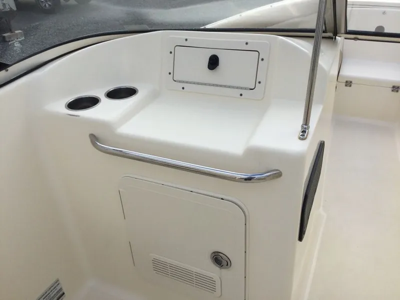 Slide: The Image of Scout 210 DORADO DL 2021 - 14