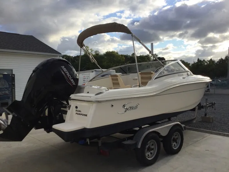 Slide: The Image of Scout 210 DORADO DL 2021 - 16