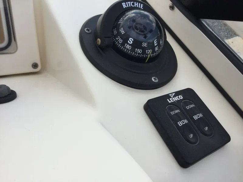 Slide: The Image of Scout 210 DORADO DL 2021 - 24