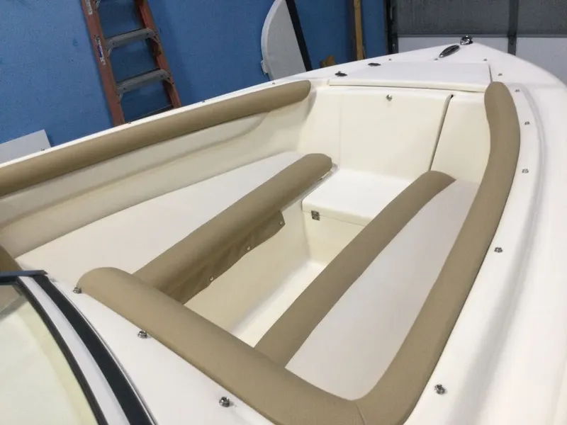 Slide: The Image of Scout 210 DORADO DL 2021 - 25