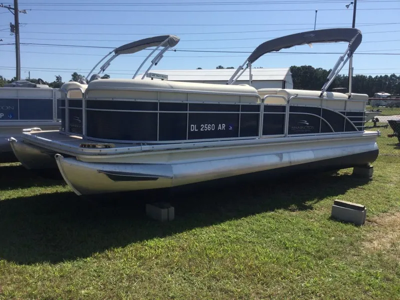 The Image of Bennington 2275GL 2012 - 1