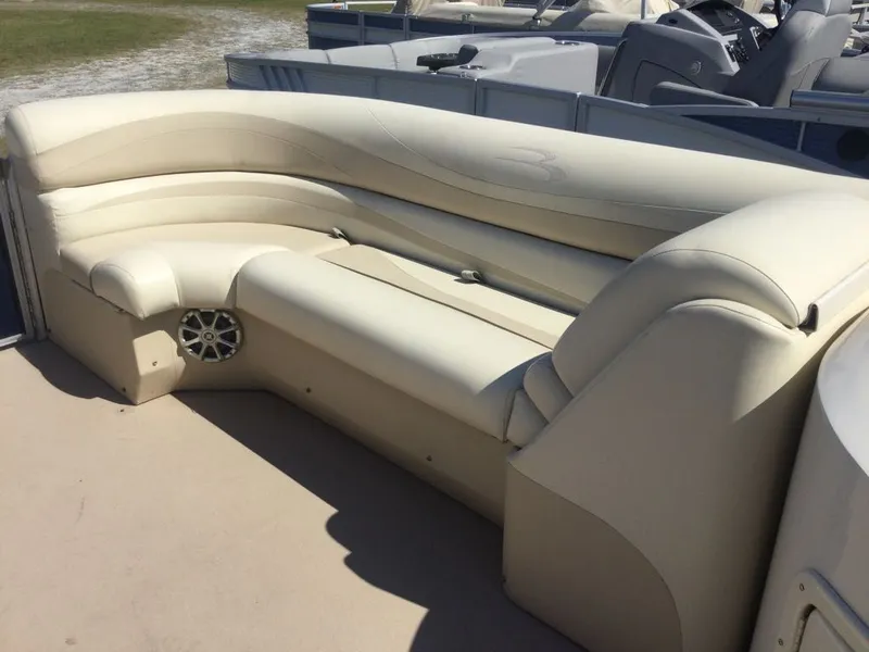 Slide: The Image of Bennington 2275GL 2012 - 10