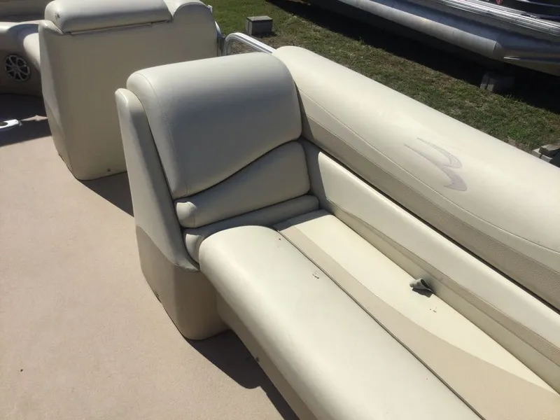 Slide: The Image of Bennington 2275GL 2012 - 6