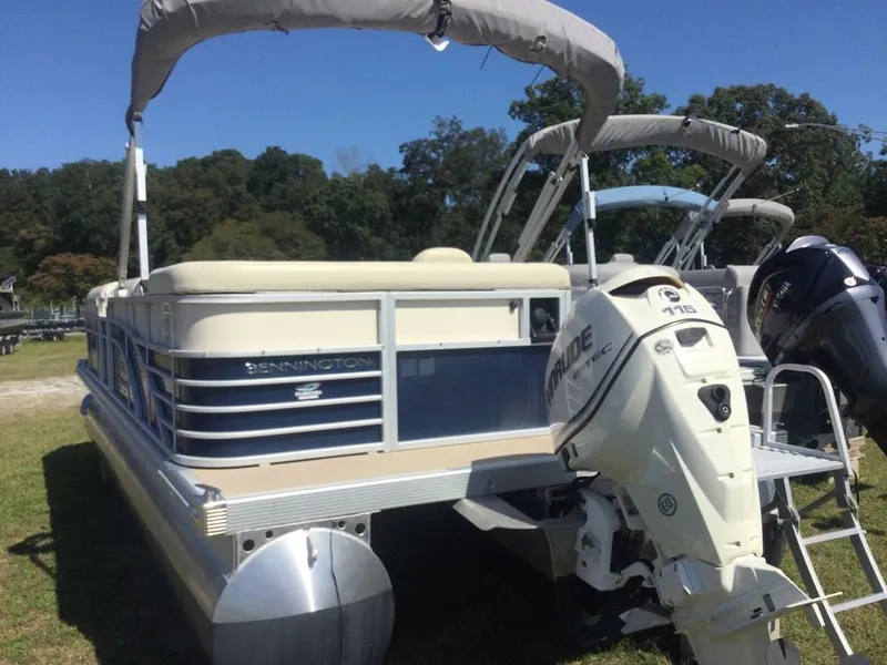 Slide: The Image of Bennington 2275GL 2012 - 9