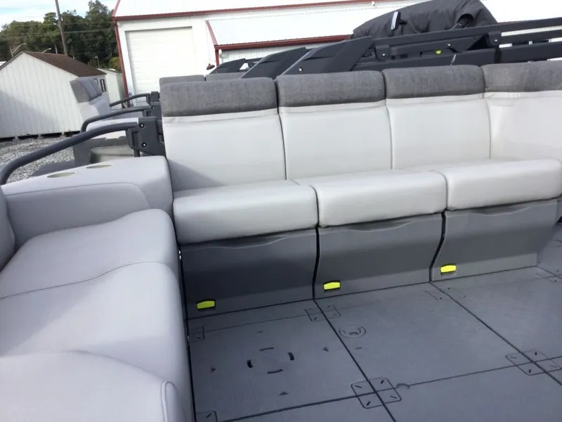 Slide: The Image of Sea-Doo Switch Cruise 21 2024 - 9