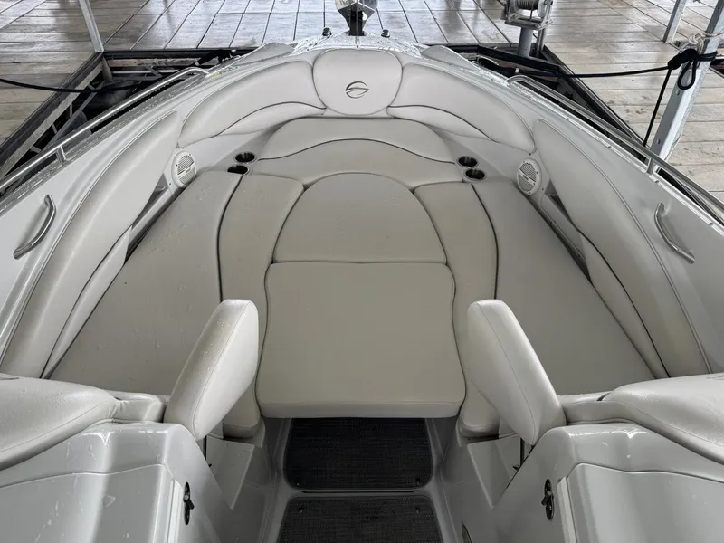 Slide: The Image of Crownline Boats Bowrider 320 LS 2006 - 10