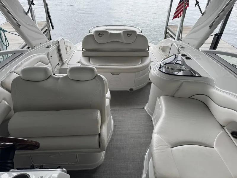 Slide: The Image of Crownline Boats Bowrider 320 LS 2006 - 11