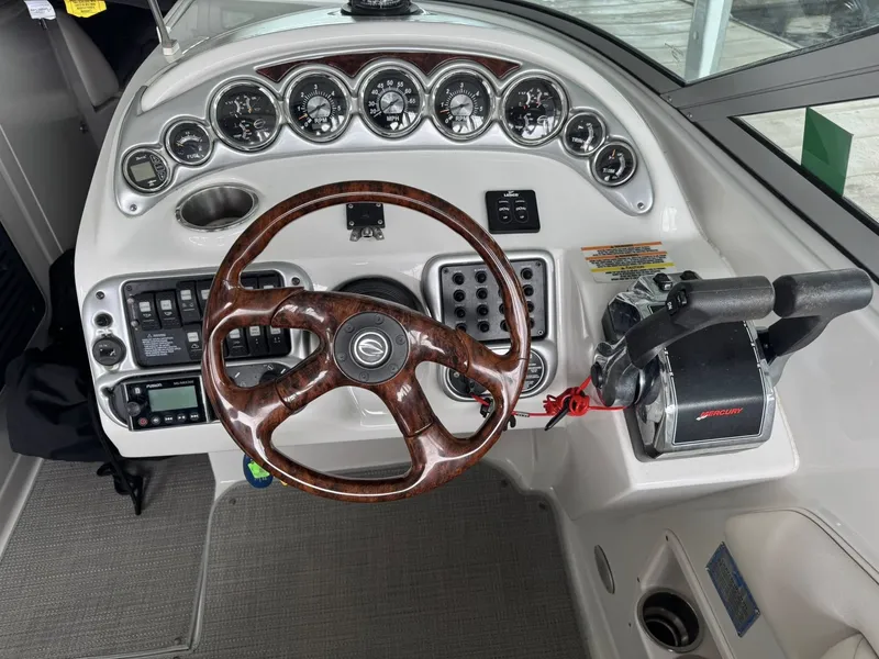 Slide: The Image of Crownline Boats Bowrider 320 LS 2006 - 12