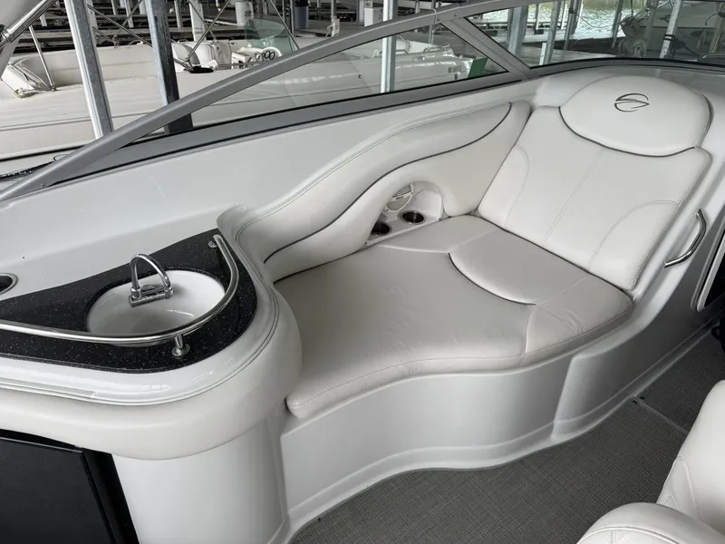 Slide: The Image of Crownline Boats Bowrider 320 LS 2006 - 13