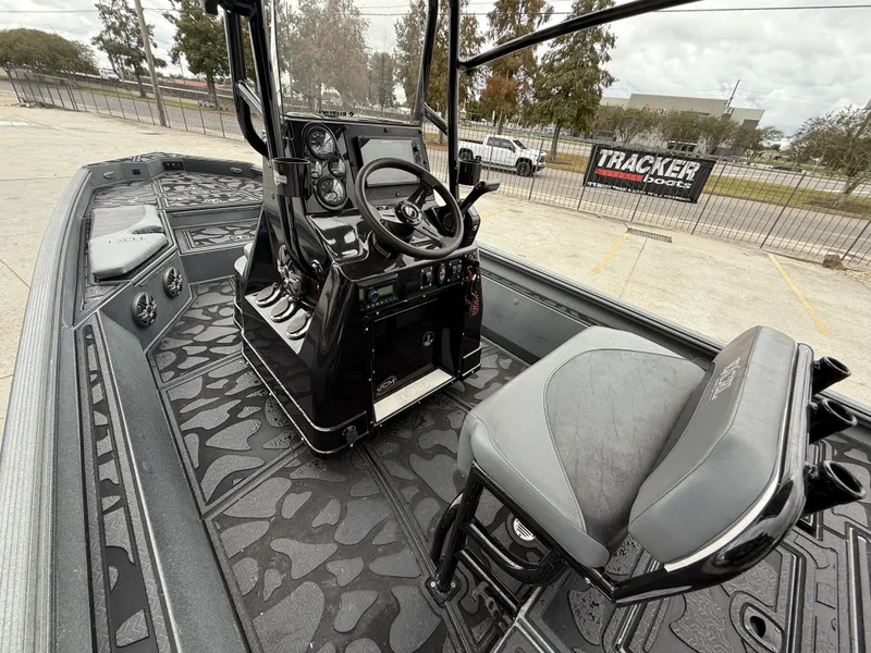 Slide: The Image of Excel 220 Bay Pro 2023 - 5