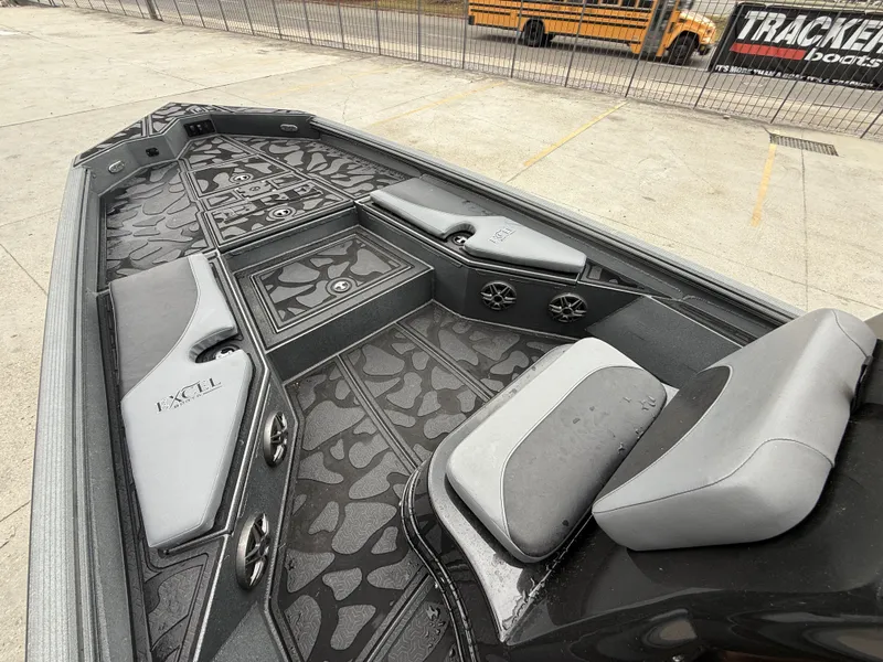 Slide: The Image of Excel 220 Bay Pro 2023 - 6