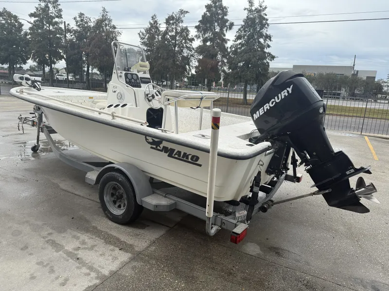 Slide: The Image of Mako 191 Inshore 2008 - 3