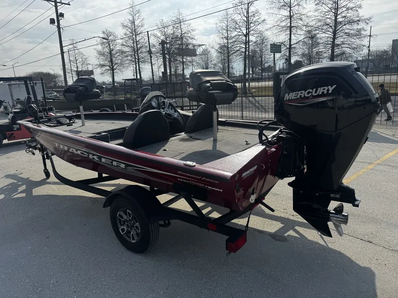 Slide: The Image of Tracker Pro Team 175 2024 - 10